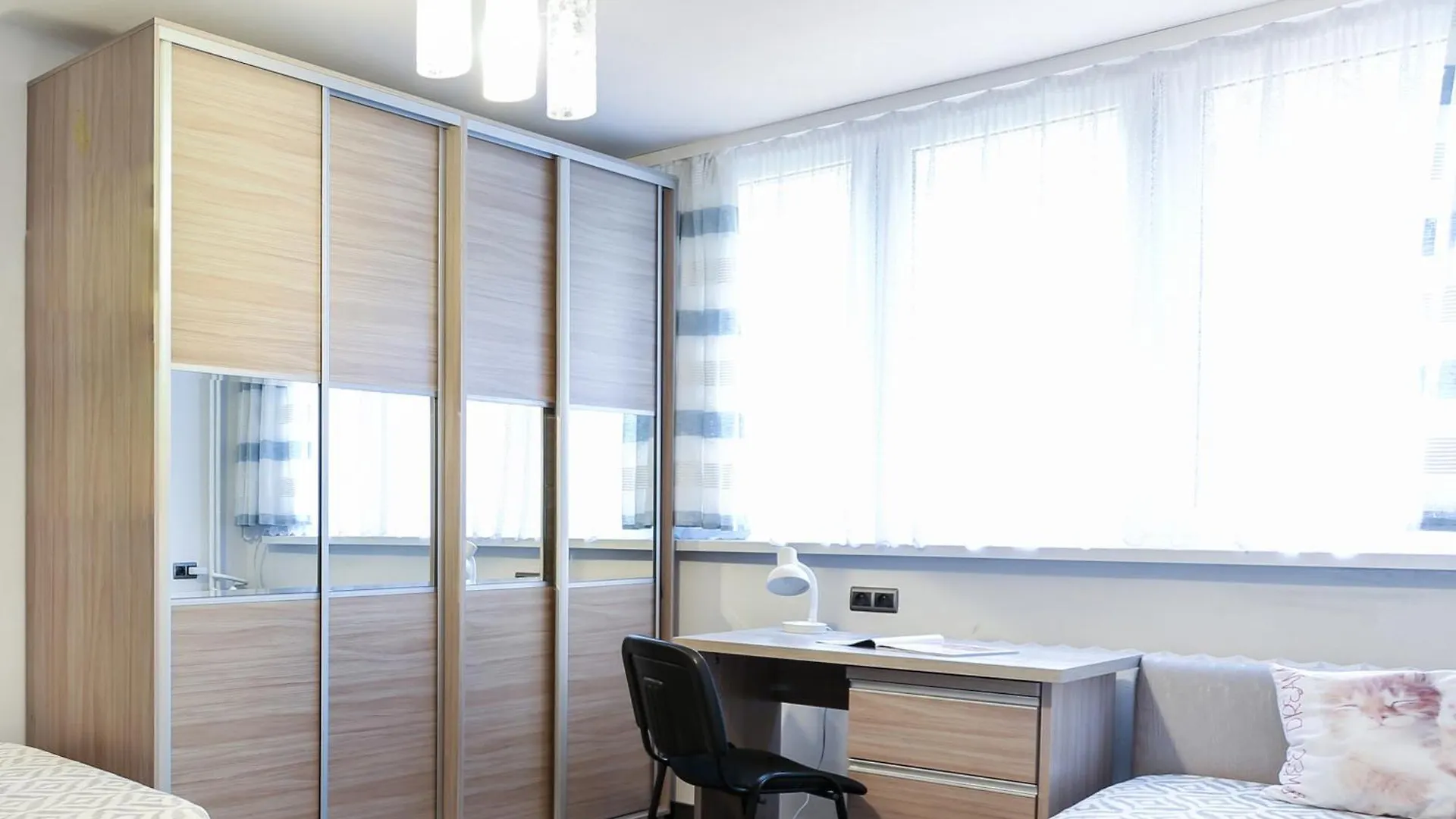 아파트 3 Bedrooms Comfy Flat Celarowska 크라쿠프